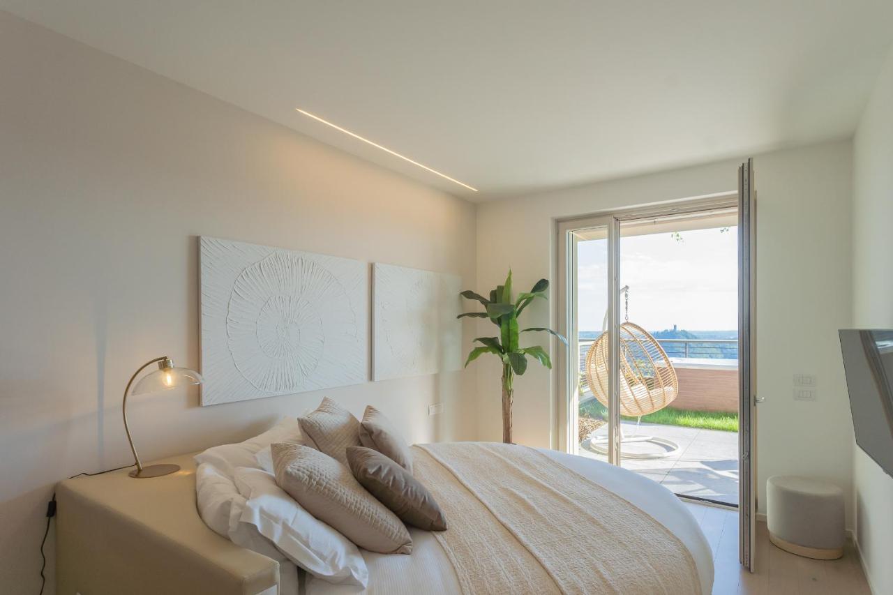 La Vista Bonita By Rent All Como Exterior photo