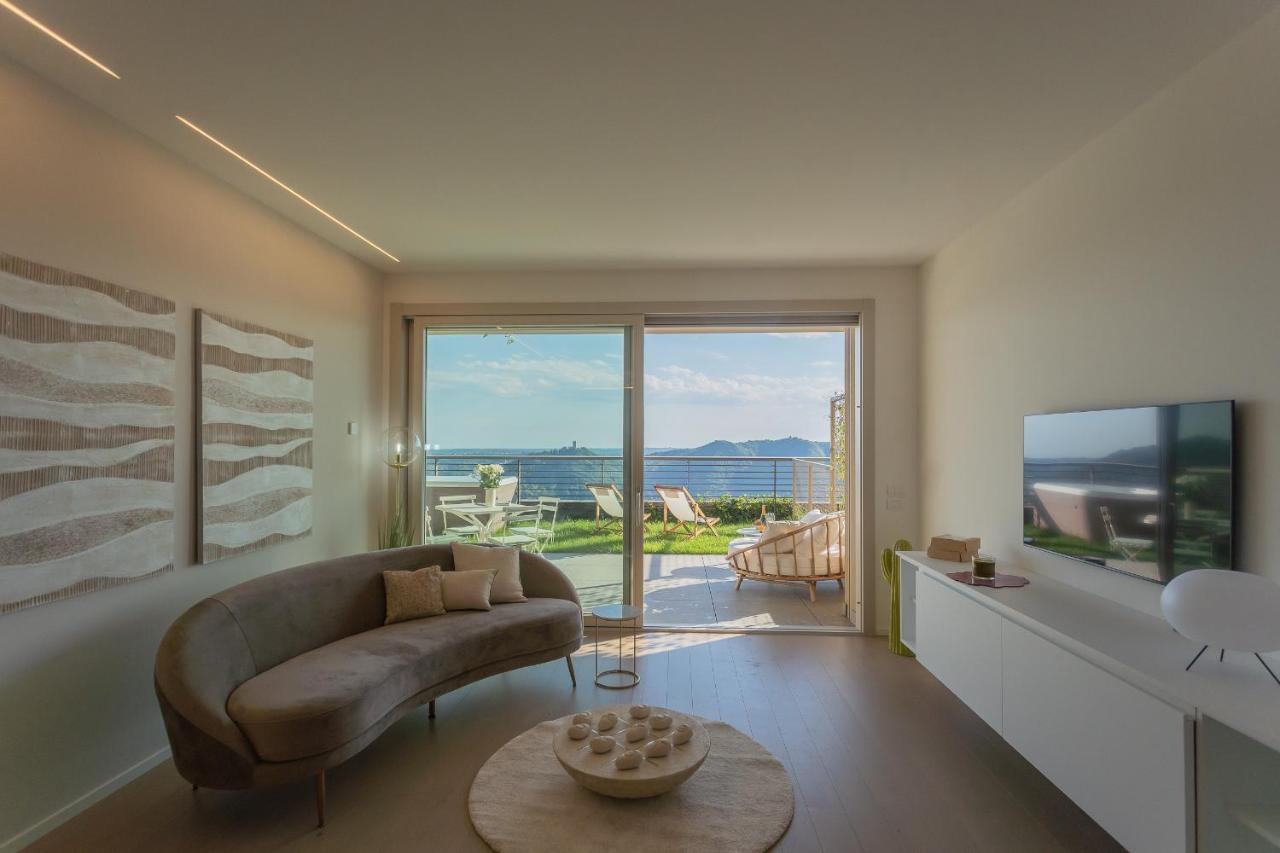 La Vista Bonita By Rent All Como Exterior photo